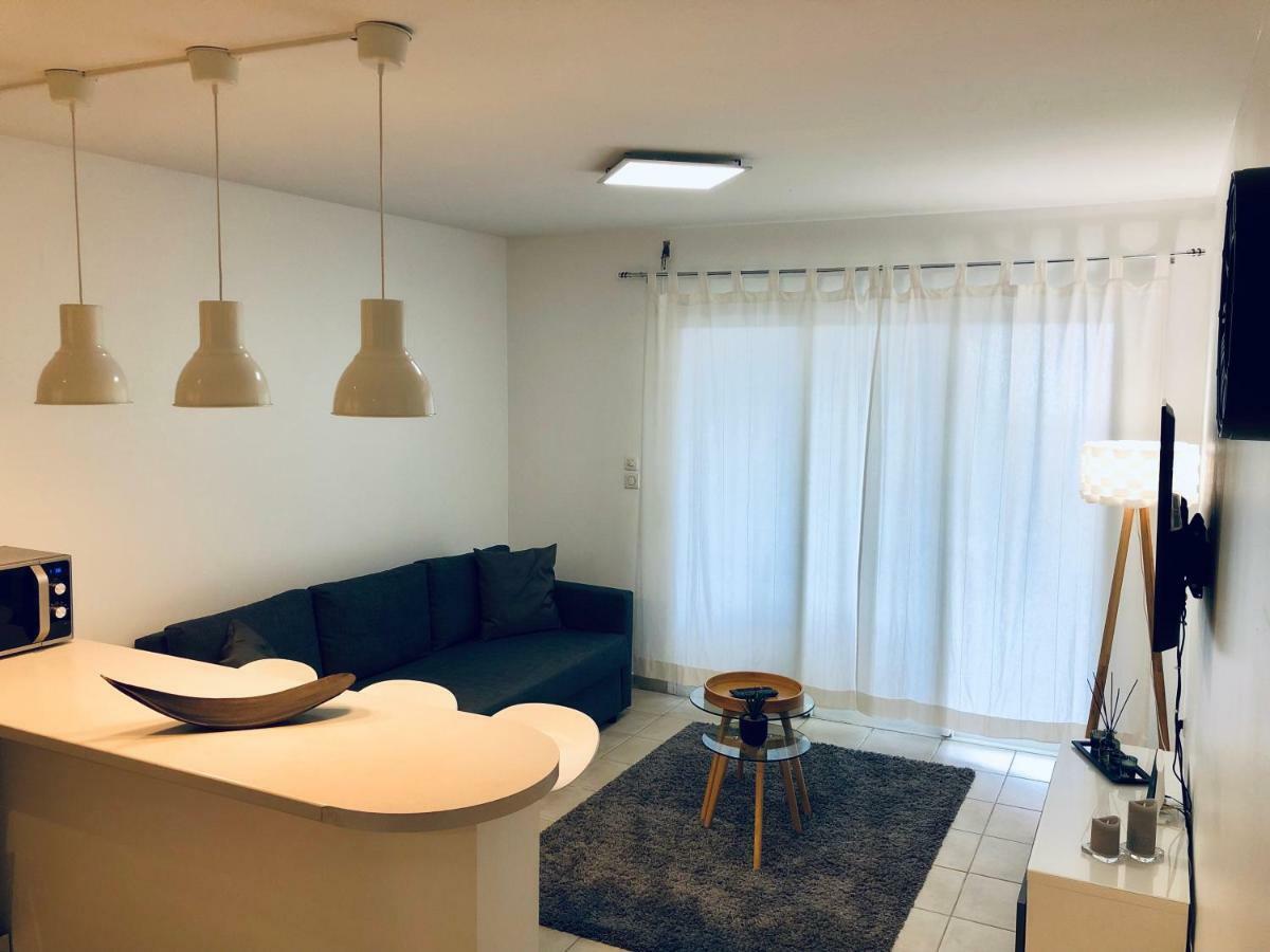 Appartement Au Bord De L'Eau Le Moule Exterior foto